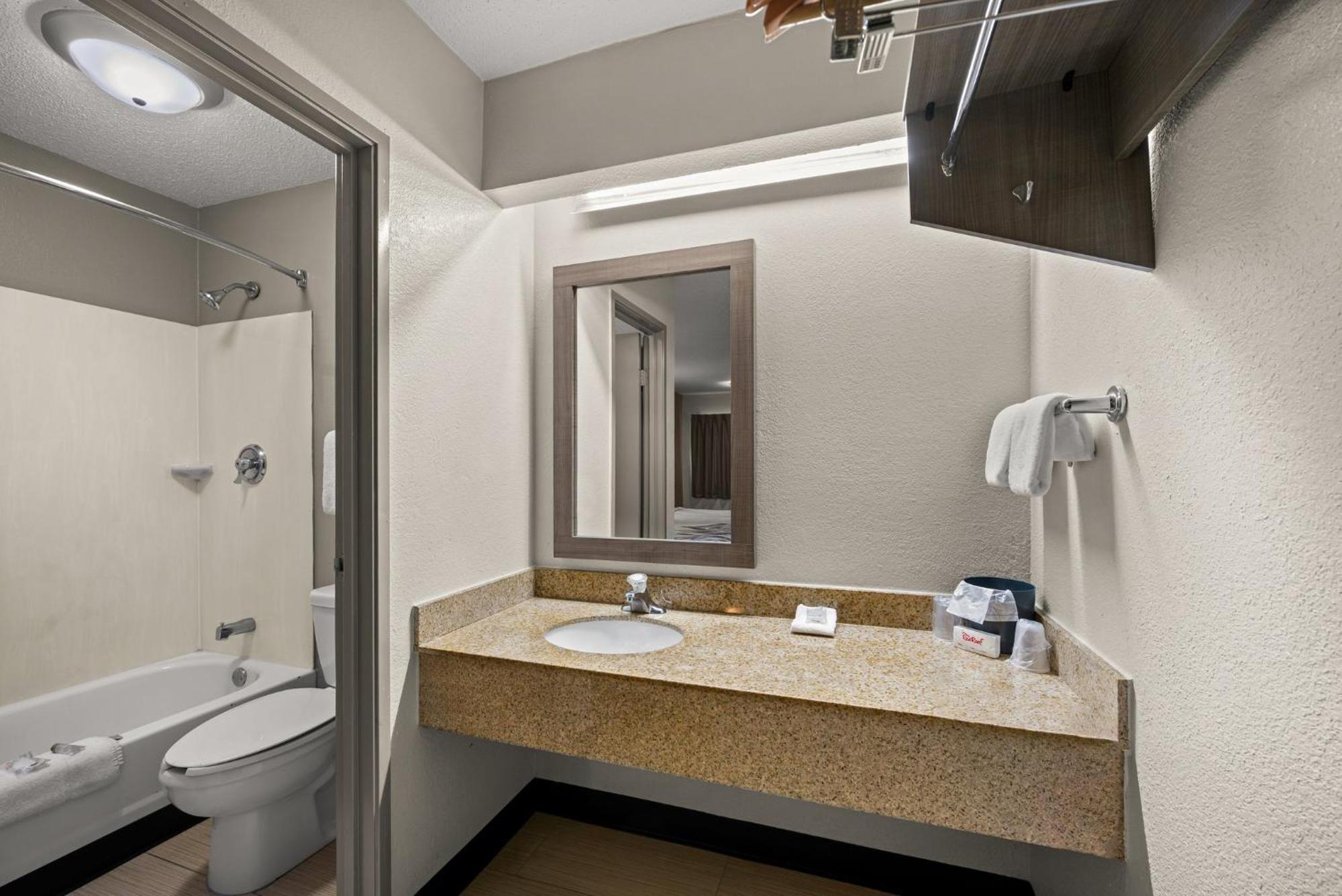 Red Roof Inn Detroit - Royal Oak/Madison Heights Extérieur photo