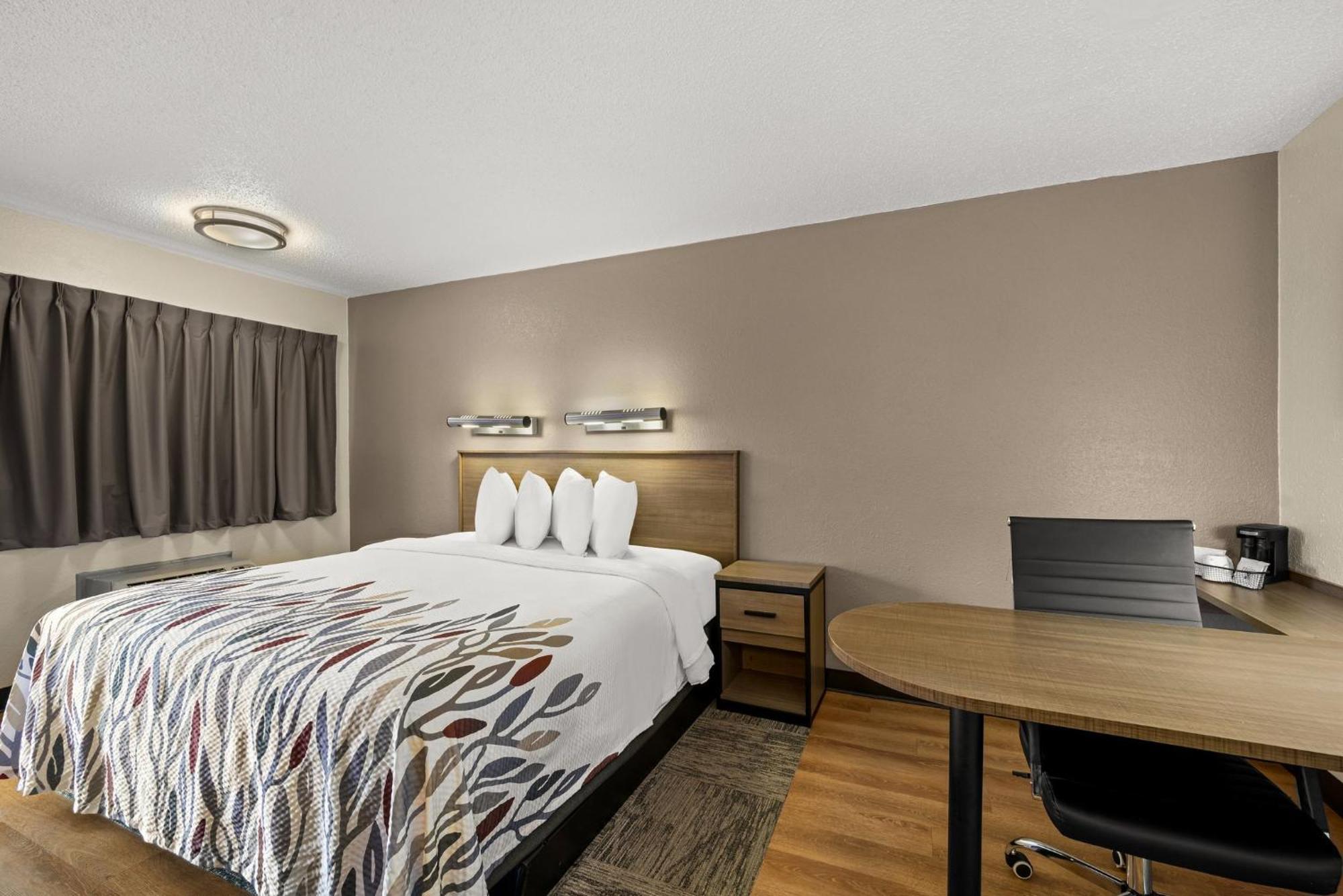 Red Roof Inn Detroit - Royal Oak/Madison Heights Extérieur photo